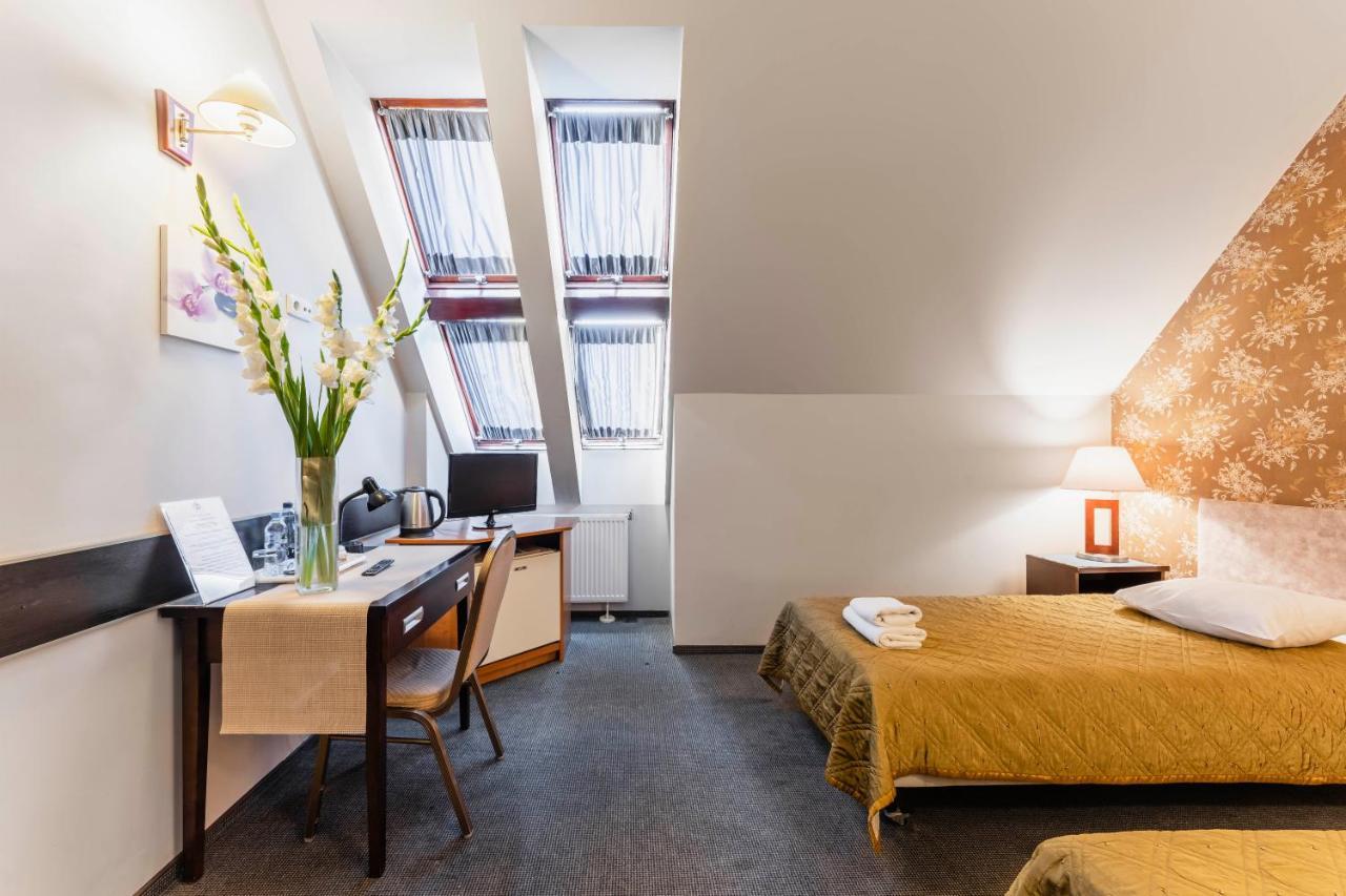 Hotel Pod Kasztanami لوبلين المظهر الخارجي الصورة