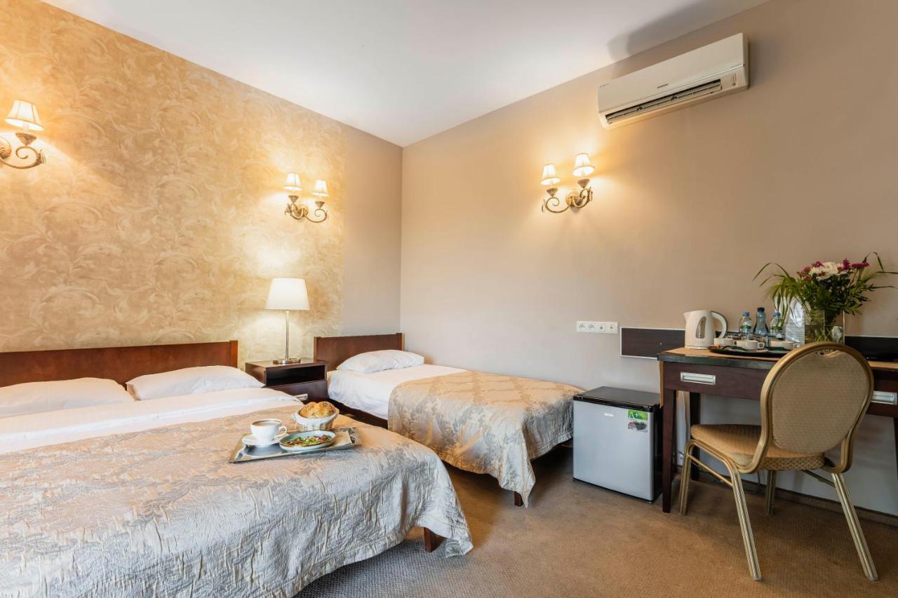 Hotel Pod Kasztanami لوبلين المظهر الخارجي الصورة