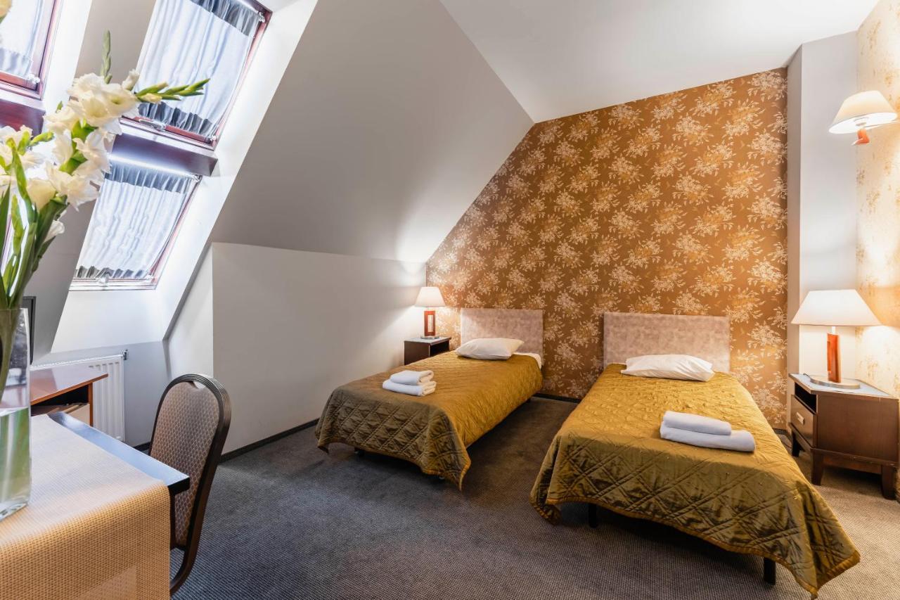 Hotel Pod Kasztanami لوبلين المظهر الخارجي الصورة
