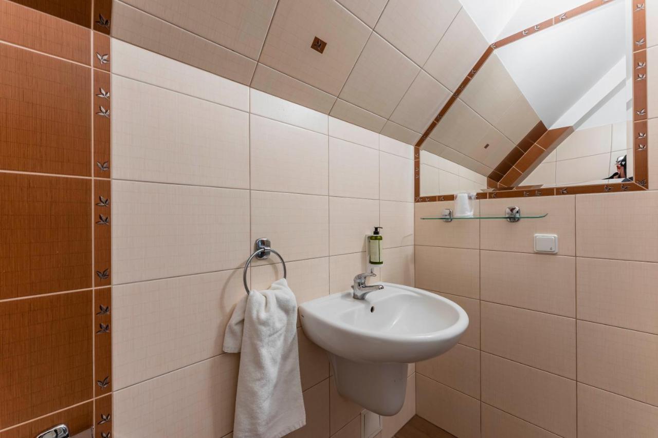 Hotel Pod Kasztanami لوبلين المظهر الخارجي الصورة