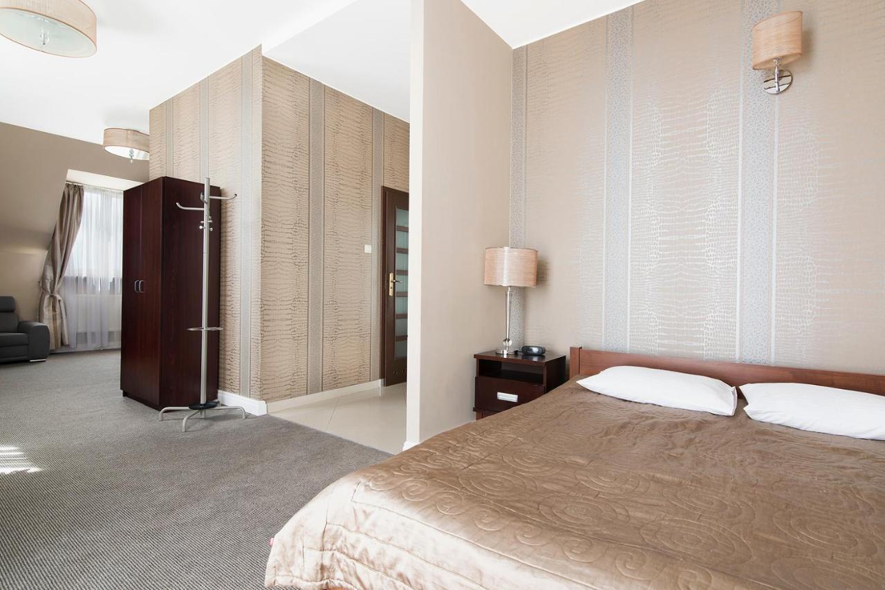 Hotel Pod Kasztanami لوبلين المظهر الخارجي الصورة